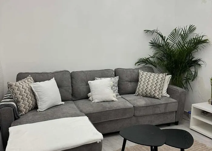 T1 Marques Pombal Villa *