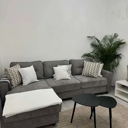 T1 Marques Pombal Willa *