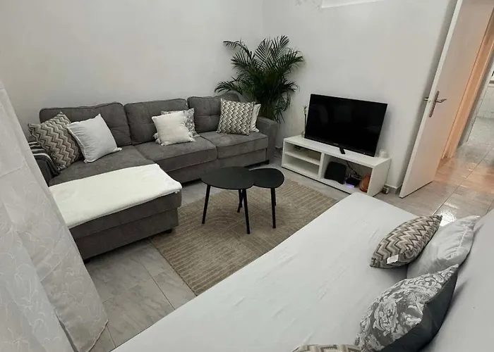 T1 Marques Pombal Villa *